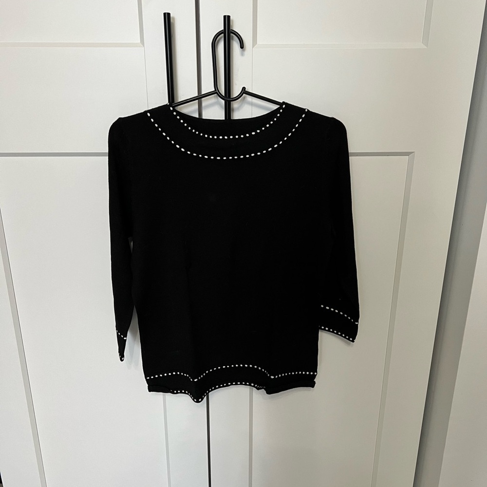 Dress Barn Black with White Stitching 3/4 Sleeve Knit Top (Sweater) - Size M